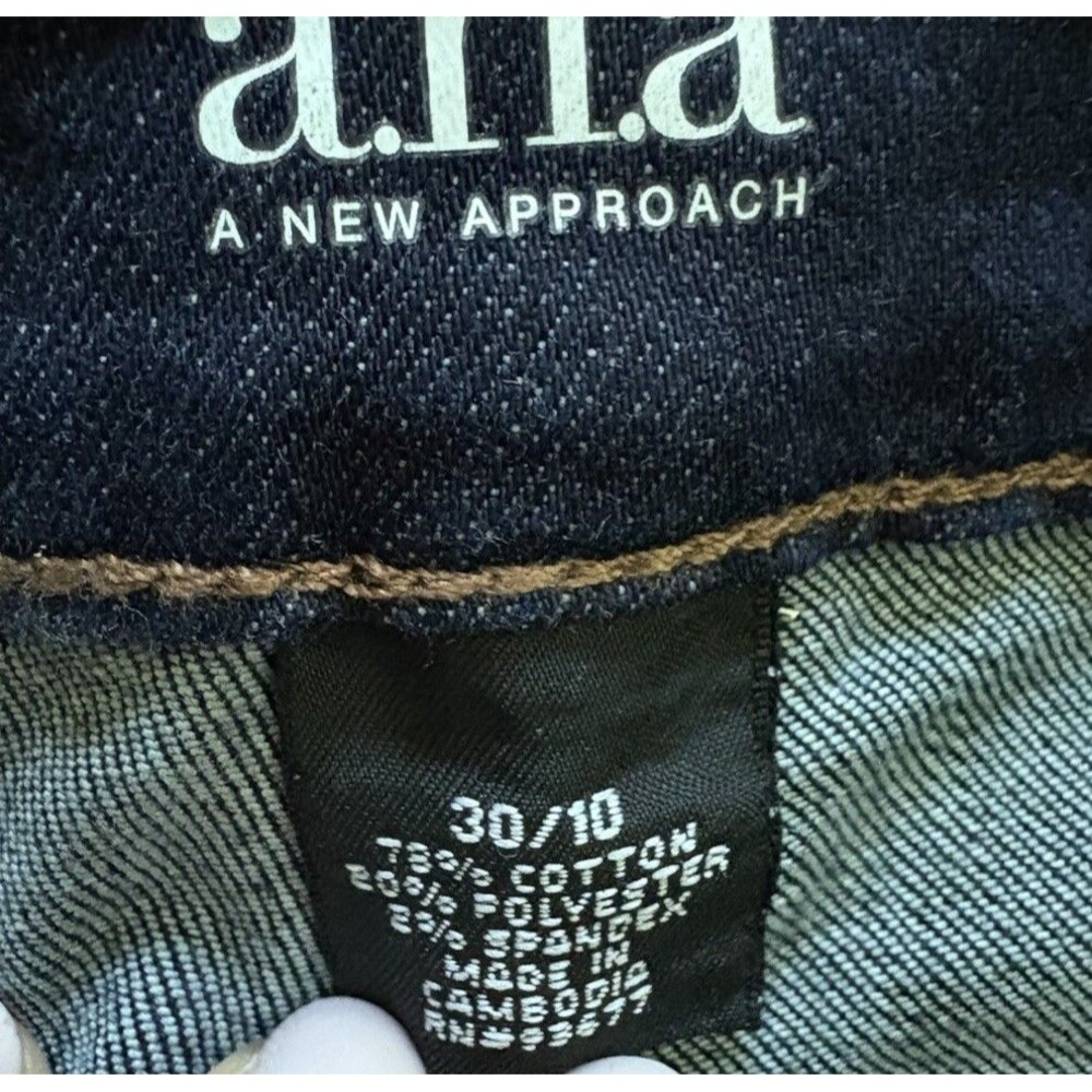 A.n.a Women's Jeans Size30/10 Cuffed Capri Jeans Dark Wash Mid Rise Stretch - Picture 4 of 4